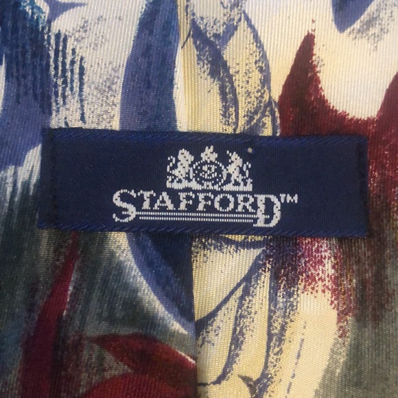 3/$20 or 5 for $25 Bundle Sale❗️Stafford Silk Men’s Tie❗️ - Picture 3 of 4